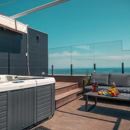 Vip Luxury Penthouse у аркадія із панорамним видом та джакузі Fainorent