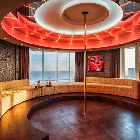 Διαμέρισμα Vip Luxury Penthouse у аркадія із панорамним видом та джакузі Fainorent *