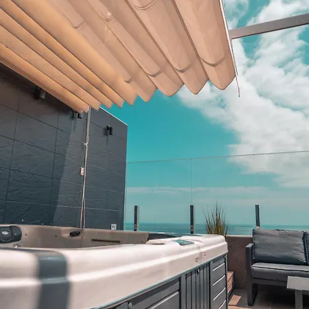 Vip Luxury Penthouse у аркадія із панорамним видом та джакузі Fainorent Apartment *